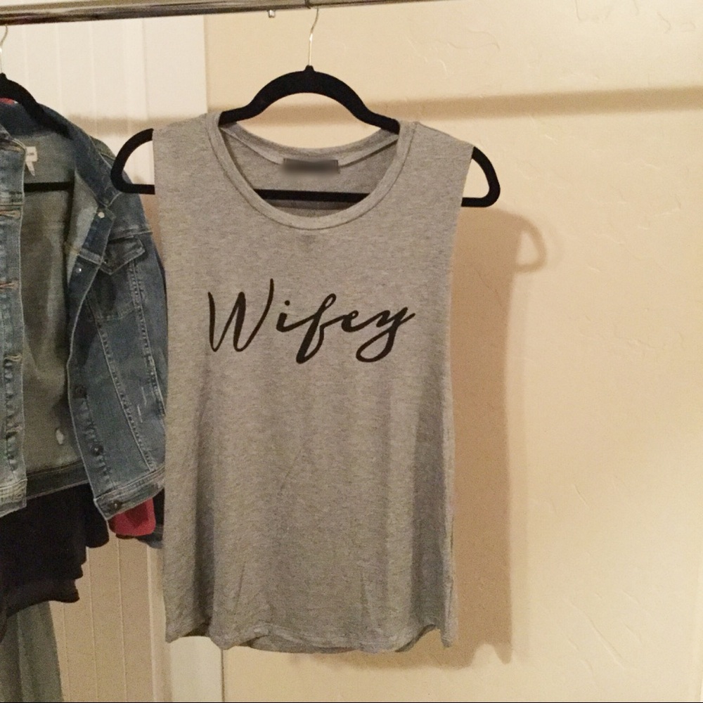 SUMMER CLEARANCE-FIRM‼️Wifey Tank - Picture 4 of 5